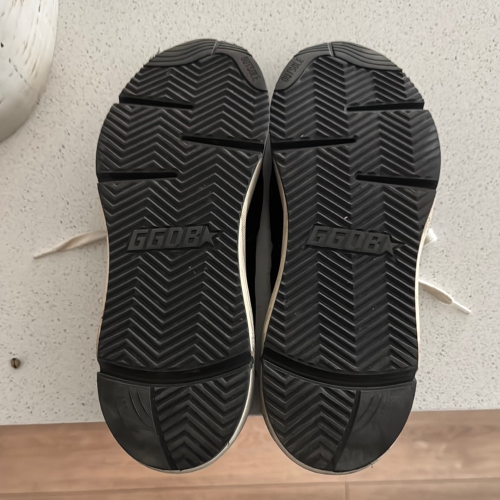 Golden Goose Black and White Men's Sneakers - Picture 5 of 6